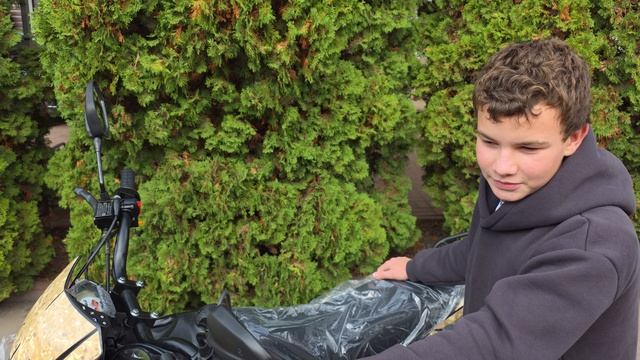 Поздравляем Максима с мотоциклом Гюрза М1 т:89612934363 с 10.00 до 20.00 смотреть онлайн