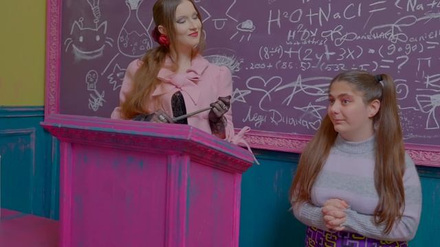 Lady Diana | Дана ВЛЮБИЛАСЬ! Диана в шоке-у
сестры появился парень.