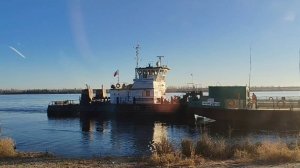 В город, за зимними ботинками мужу.