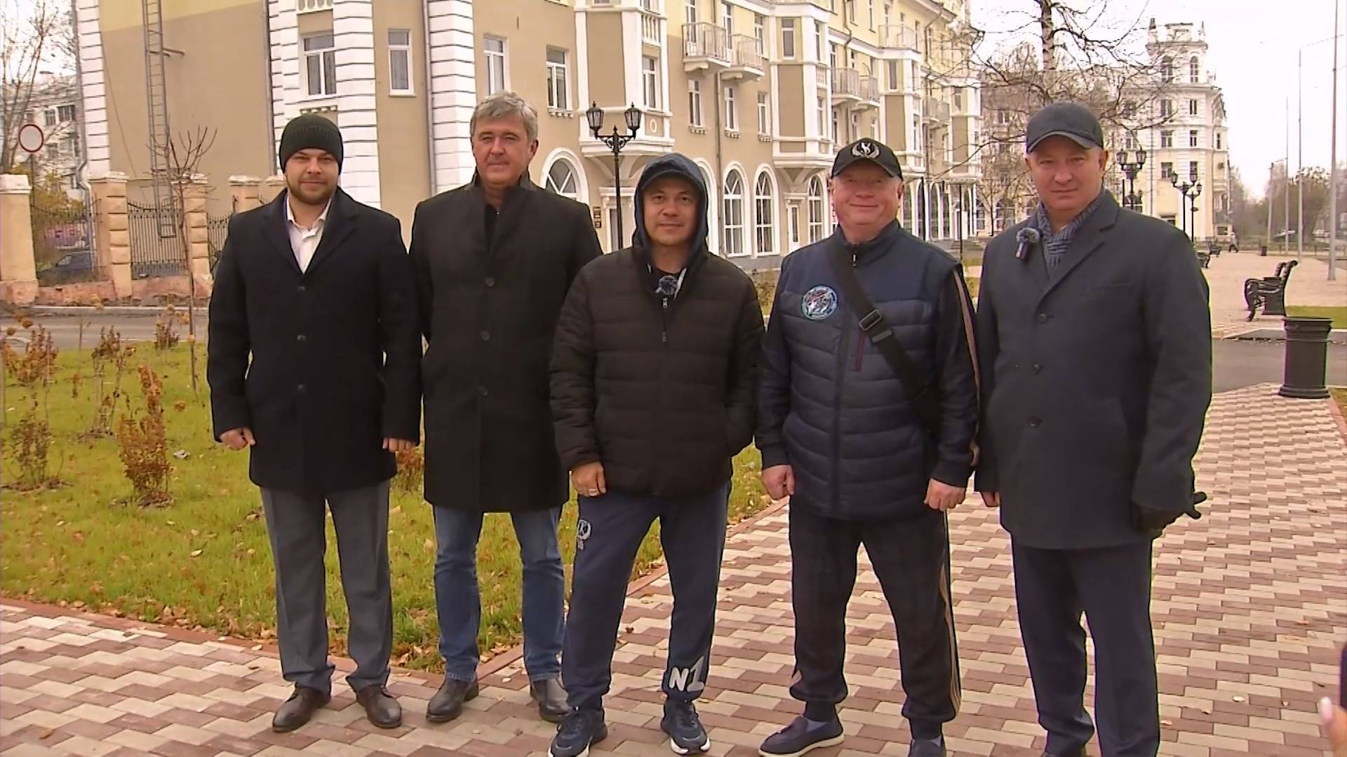 С Костей Цзю по городу Серову смотреть онлайн