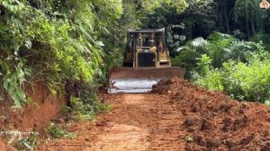 Строительство, дорога в горах, расчистка