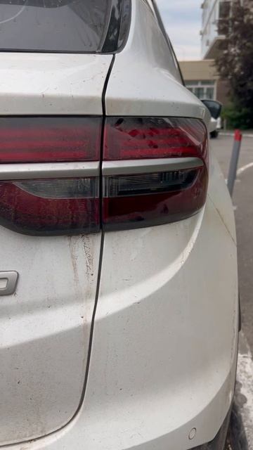 Как светит лампа заднего поворотника Belgee X50 после замены на MAXGTRS T15/W16W