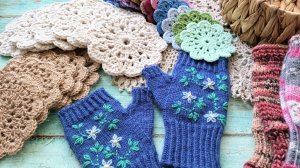 Готовые работы за неделю. Шапка / подставки / митенки