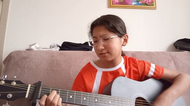 Алена Швец — Мальчик с гитарой Девочка с гитарой НА ГИТАРЕ в МОЕМ ИСПОЛНЕНИИ. (пж без хейта)