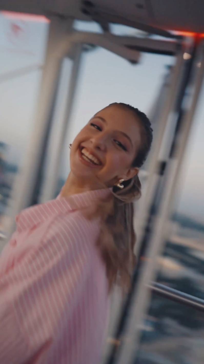 Если бы видео могло пахнуть, оно пахло бы вдохновением. А какие песни вдохновляют вас? смотреть онлайн