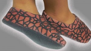 Сшила следки с мягкой подошвой — теперь хожу по дому, как в тапочках!