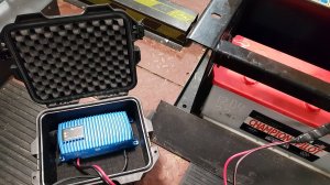 ЗАРЯДНОЕ   УСТРОЙСТВО -    VICTRON  12/25