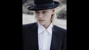 Эрика Линдер ( Erika Linder )