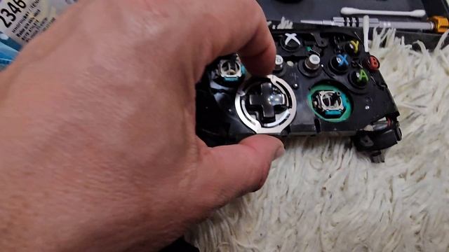 Как разобрать и почистить геймпад xbox one смотреть онлайн