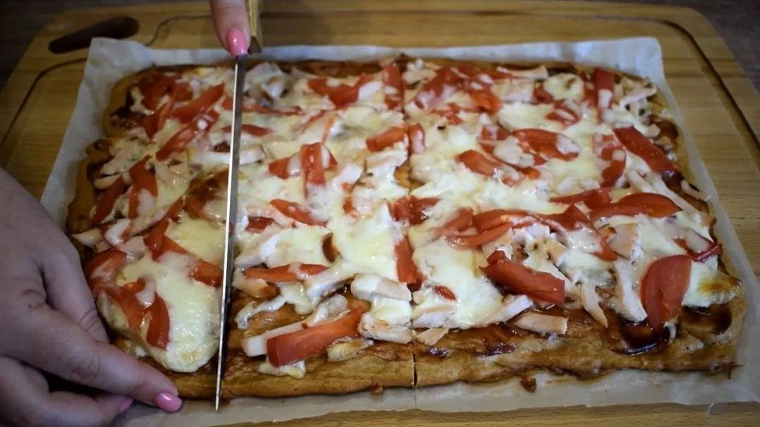 Тесто бесподобное, мой фаворит среди пирогов, меняю начинки и каждый раз новый вкус смотреть онлайн