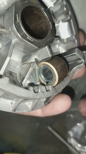 Скутер Osaka Tezza замена роликов вариатора, запил вариатора