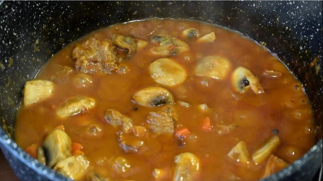 Боже, как вкусно! Я всегда буду так готовить! Мясо тает во рту, а соус выше всяких похвал! смотреть онлайн