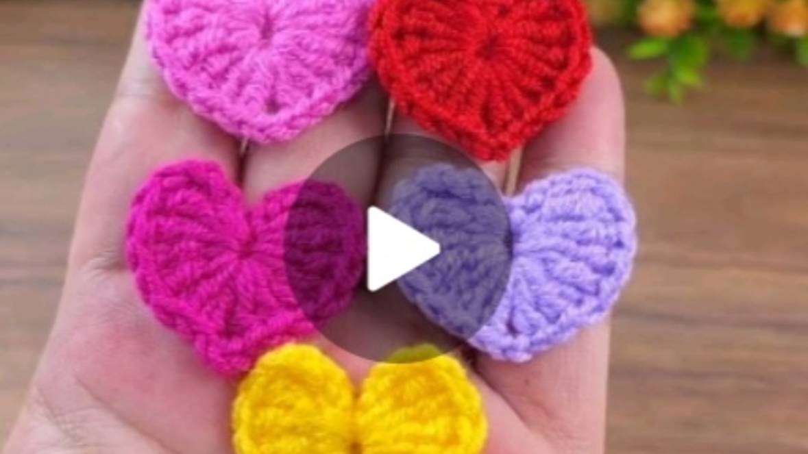 Сердечко крючком ❤ #всевжизнисвязано #вязаниекрючком #все_в_жизни_связано смотреть онлайн