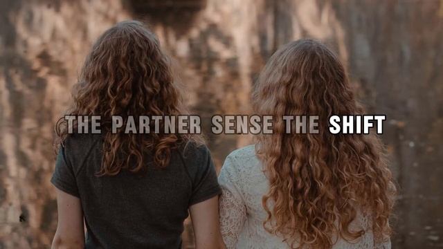 💔 Emotional detachment in women| Professor Esther Perel смотреть онлайн