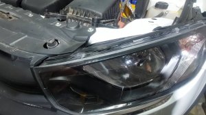 Лада Гранта Кросс Клеим защитную пленку на фары