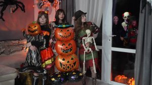 СЕРБСКАЯ ЛЕДИ, ФРЕДДИ КРЮГЕР И КЛОУН ЯВИЛИСЬ НА ХЭЛЛОУИН