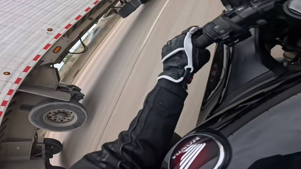 Honda CBR1000RR / "Ты - Помощь мне, Господь!" смотреть онлайн