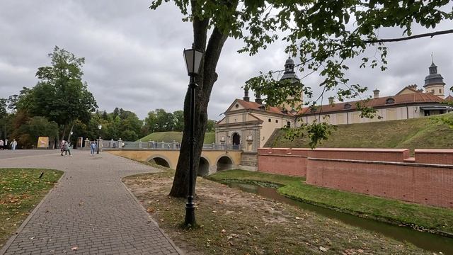 Несвиж | Беларусь | поездка на машине | куда поехать | Belarus | 白俄罗斯 |Несвижский замок смотреть онлайн