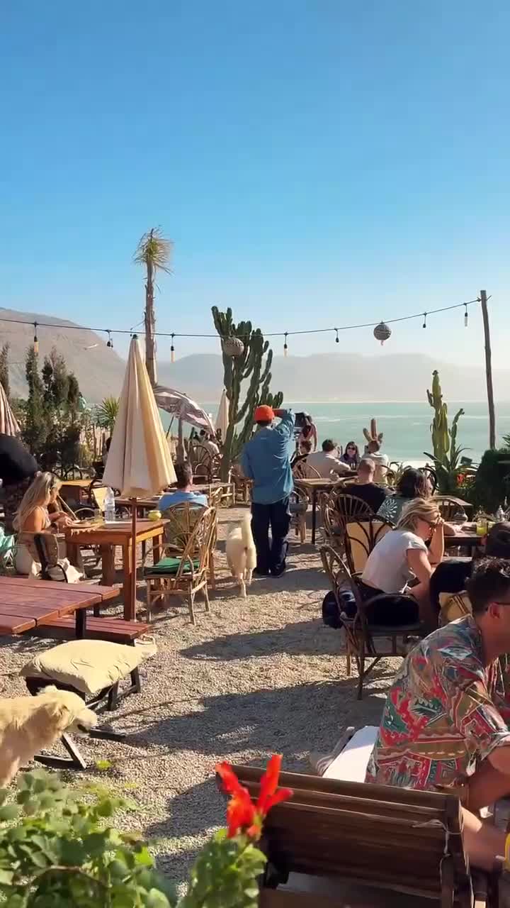 В Имсуане время течет медленно, а волны шепчут на языке сёрферов. Это уютное местечко, спрятанное... смотреть онлайн