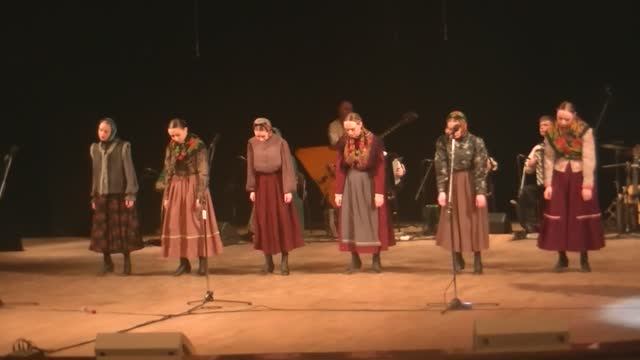 Девочки. Война, война... смотреть онлайн