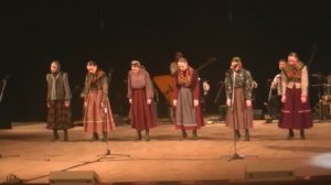 Девочки. Война, война...