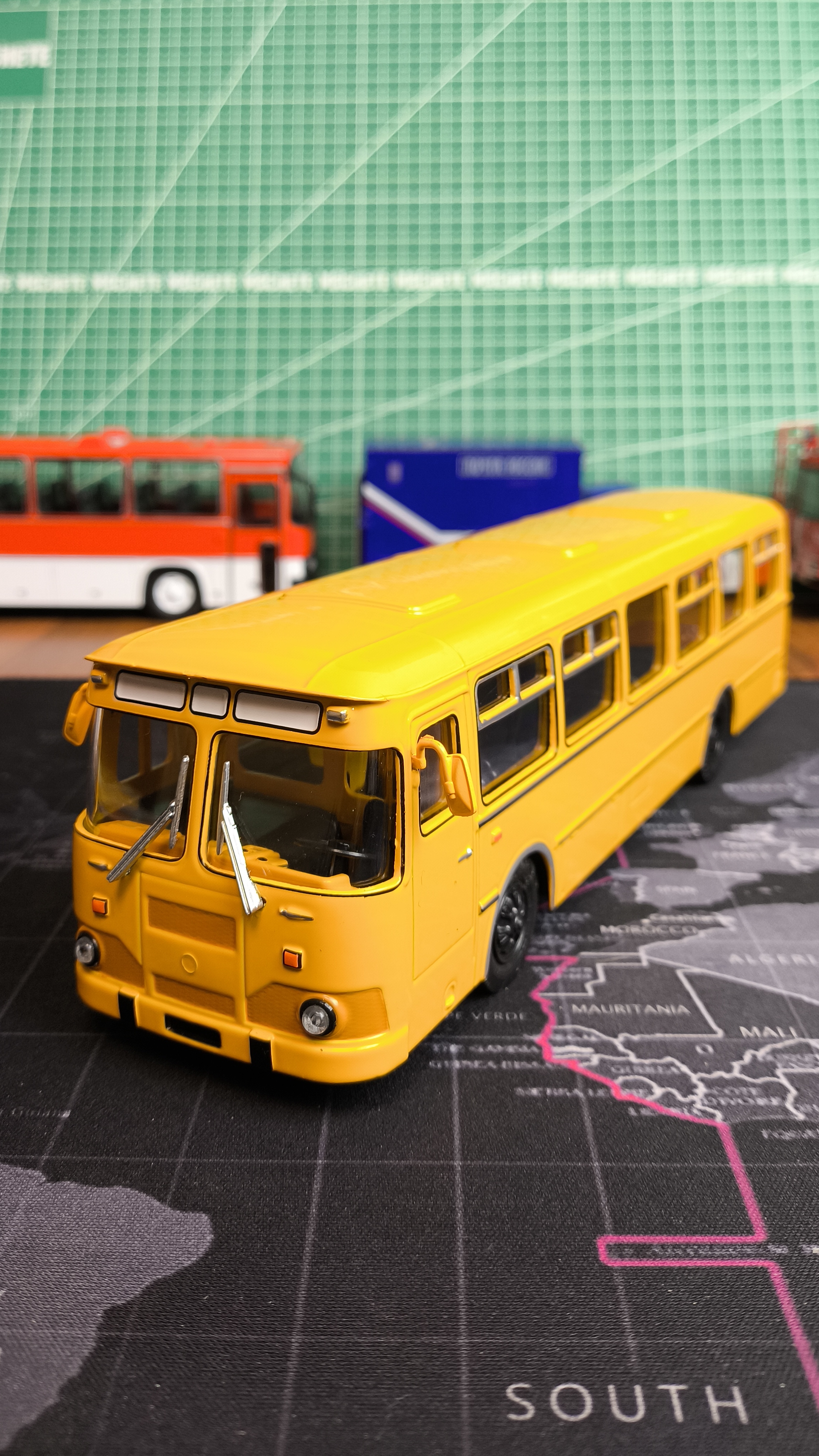 Модель автобуса ЛиАЗ-677М