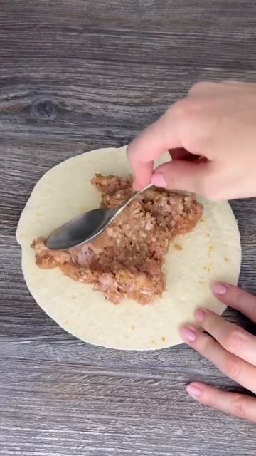 🫔 Мясные рулетики с нежным сырным соусом