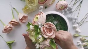 Смотрите как я собрала композицию цветов из холодного фарфора,которые сделала сама