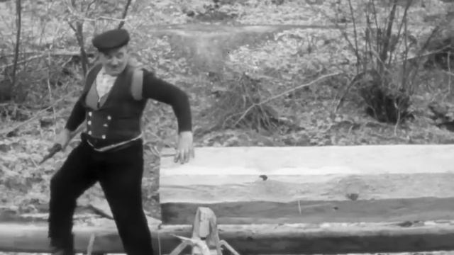 Обработка бревна ручным токарным станком. Старая школа смотреть онлайн