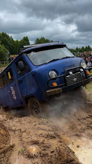 УАЗ БУХАНКА едет везде, но только со включенным светом смотреть онлайн