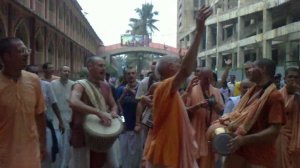 Пение Харе Кришна,  как оно есть.