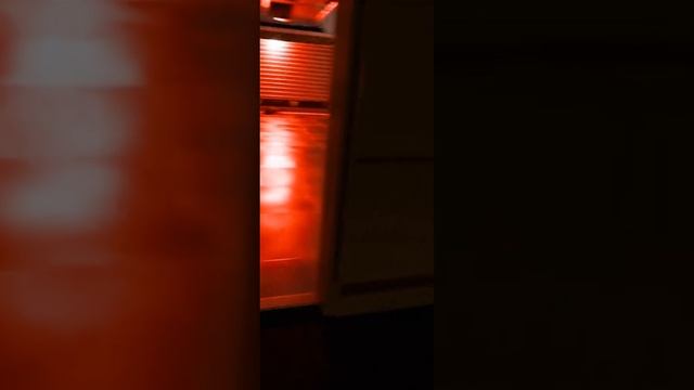 фильм бэкрумс (одна серейная часть на английском) смотреть онлайн