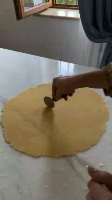 🥐 Вкусные, рассыпчатые рогалики на сметане с варёной сгущёнкой