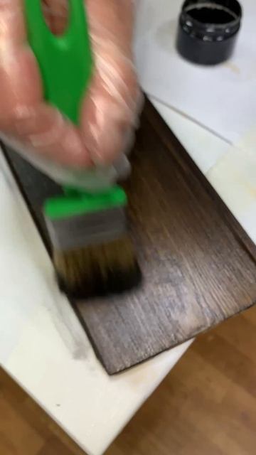 W House, ченый графит. Красим древесину смотреть онлайн