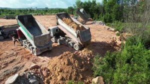 Проект 1: Часть 2 - Бульдозер толкает камни и выравнивает землю, самосвал разгружает камни.