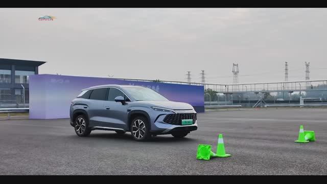 Новый хит BYD: 1630 км на баке и расход 3,4 л — стоит ли брать? смотреть онлайн