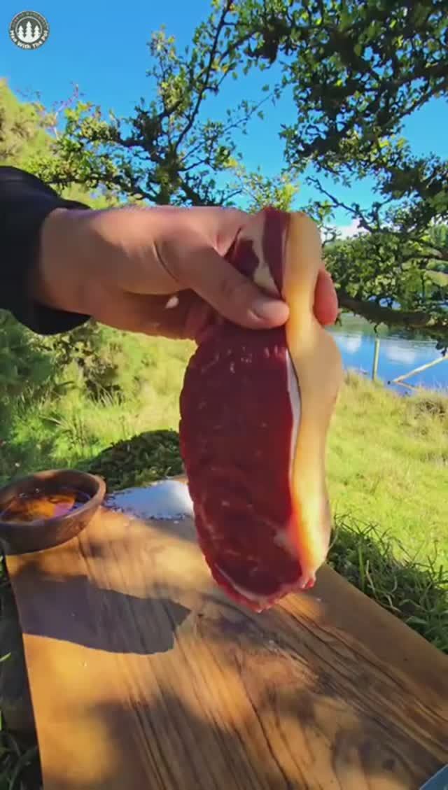 Такого соуса из стейка и кесо вы ещё не пробовали! 🧀🔥 смотреть онлайн