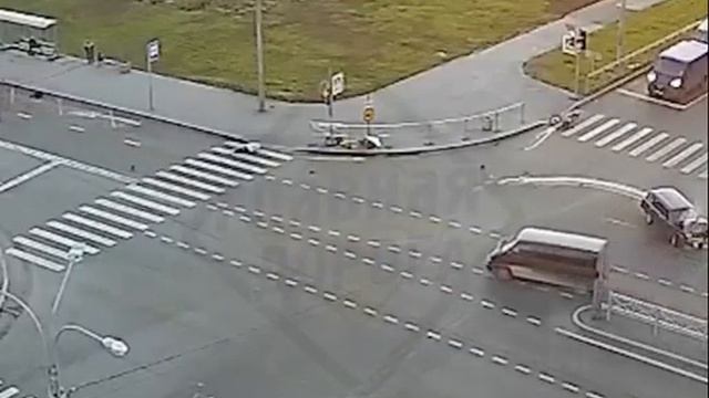 В Красном Селе автомобилист устроил ДТП с мотоциклистом смотреть онлайн