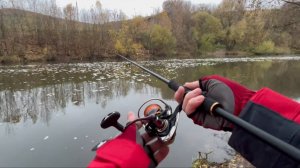 Осенний спиннинг. Легкая прогулка по реке. Рыбалка в октябре
