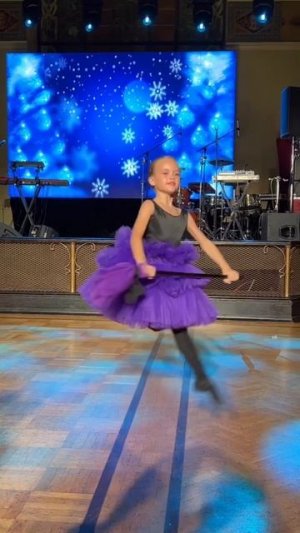 А вы бы не испугались выступить на таком масштабном шоу?#виола #модель #детскиймоделинг