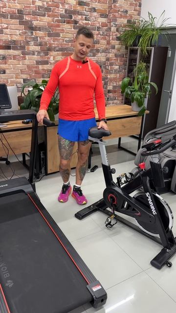 Что лучше купить, беговую дорожку или велотренажер? #беговаядорожка #велотренажер смотреть онлайн