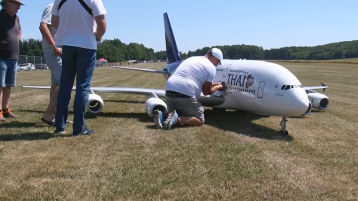 Авиамодель «Арбас А-380». Масса 102 кг смотреть онлайн