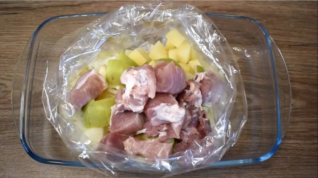 Две идеи ужина в рукаве. Быстро, сочно и очень вкусно! Для тех, кому некогда долго готовить смотреть онлайн