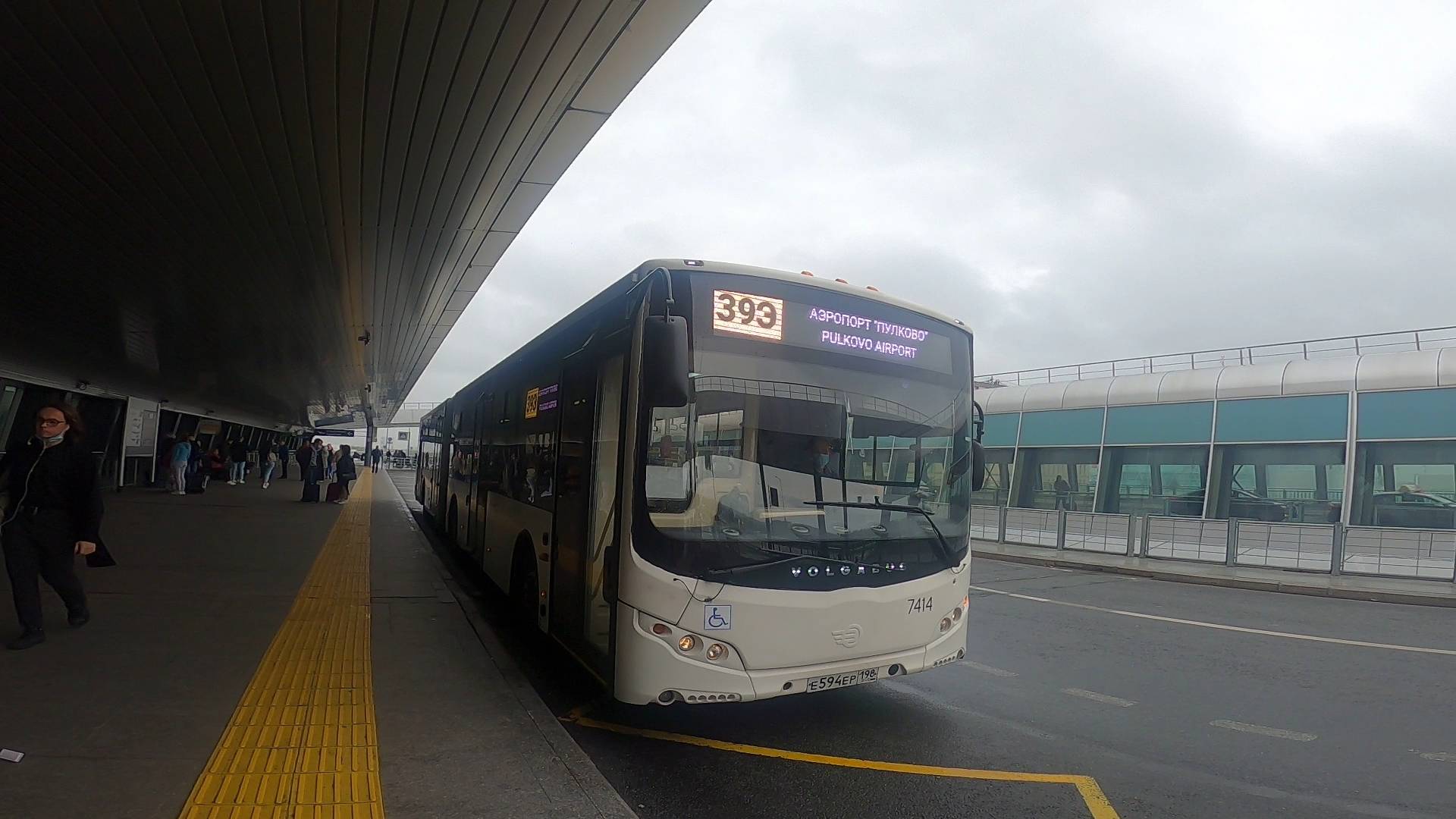 39Э: Ст.м.Московская - Аэропорт Пулково (из окна автобуса), август 2021 года смотреть онлайн