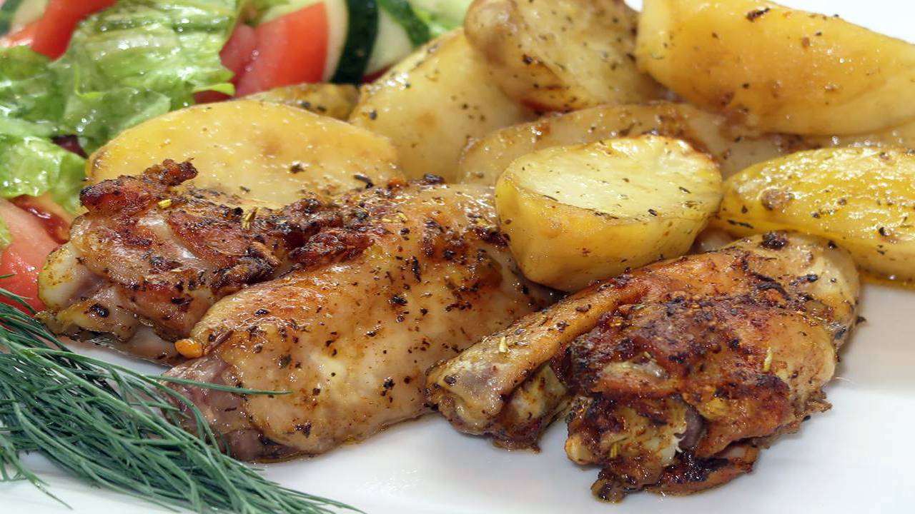 Куриные крылышки с картофелем в духовке смотреть онлайн