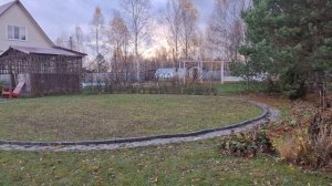 Собрали кресла на зимовку. В беседке порядок.  В теплице две грядки