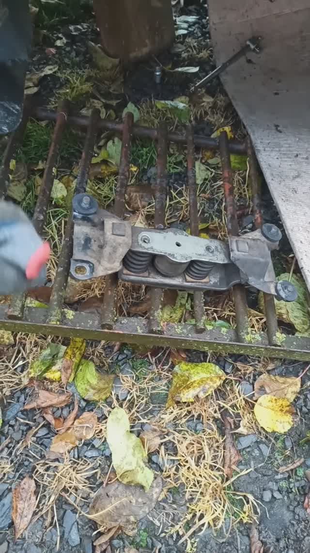 Возвращаем опору КПП ГАЗ 3110, тестируем шприц для смазки авто