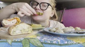 МУКБАНГ ПЕЛЬМЕНИ ПМС И ТОЧКА