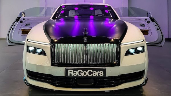 Rolls Royce Black Badge Spectre 2026 года - Самая Мощная Модель в Истории RR
