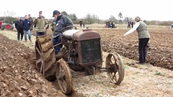 ЭТО ВИДЕО НАБРАЛО 1 МЛН ПРОСМОТРОВ! Трактора 1950-ых! Как новые! #47
